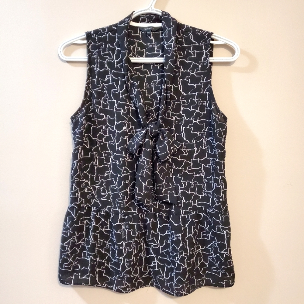 🐈‍⬛️ RW&Co. Black cat print peplum blouse with tie neck - Size XS